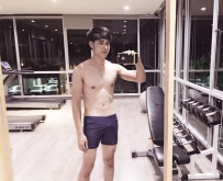 ������ɫS